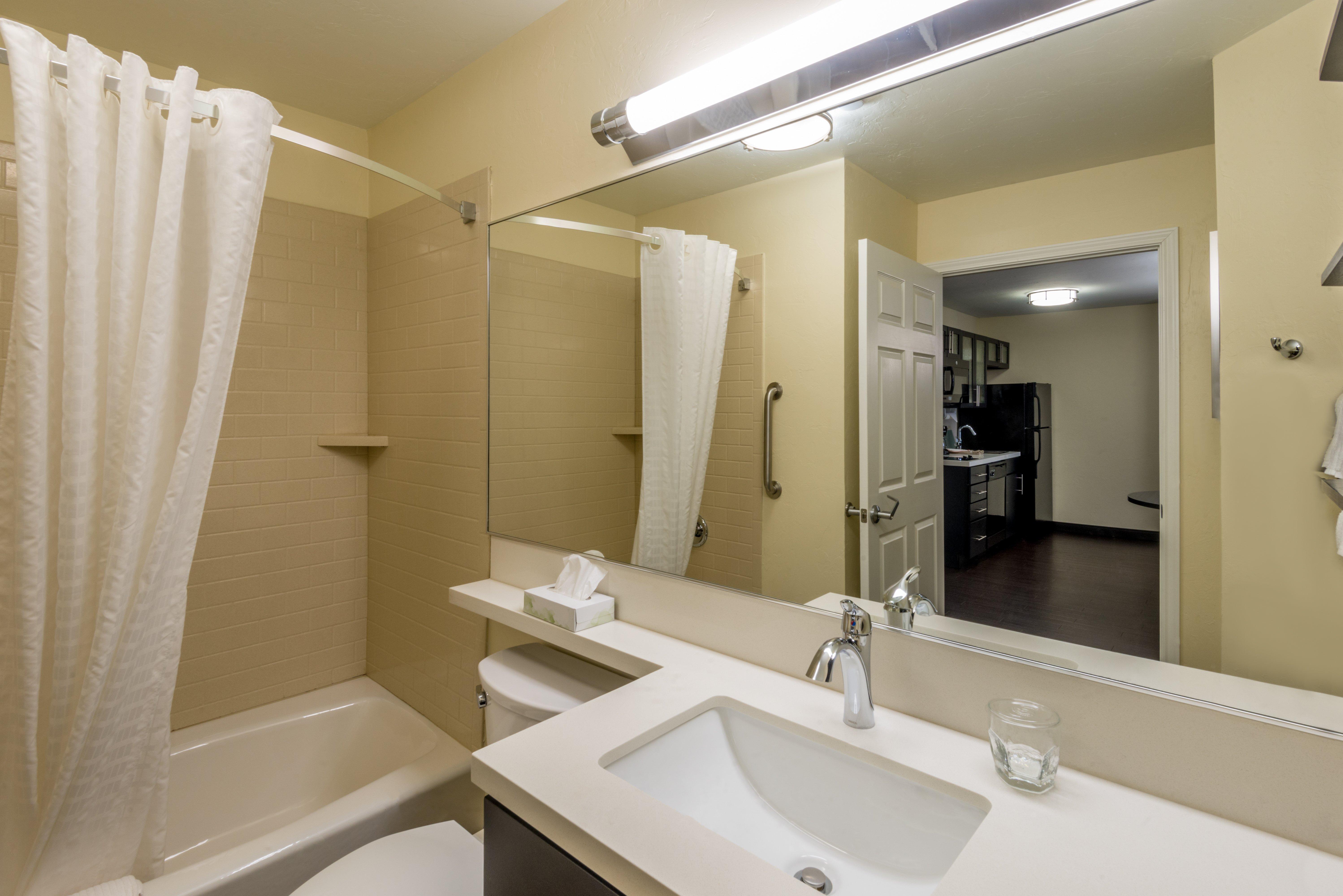 Candlewood Suites Del City By Ihg Esterno foto