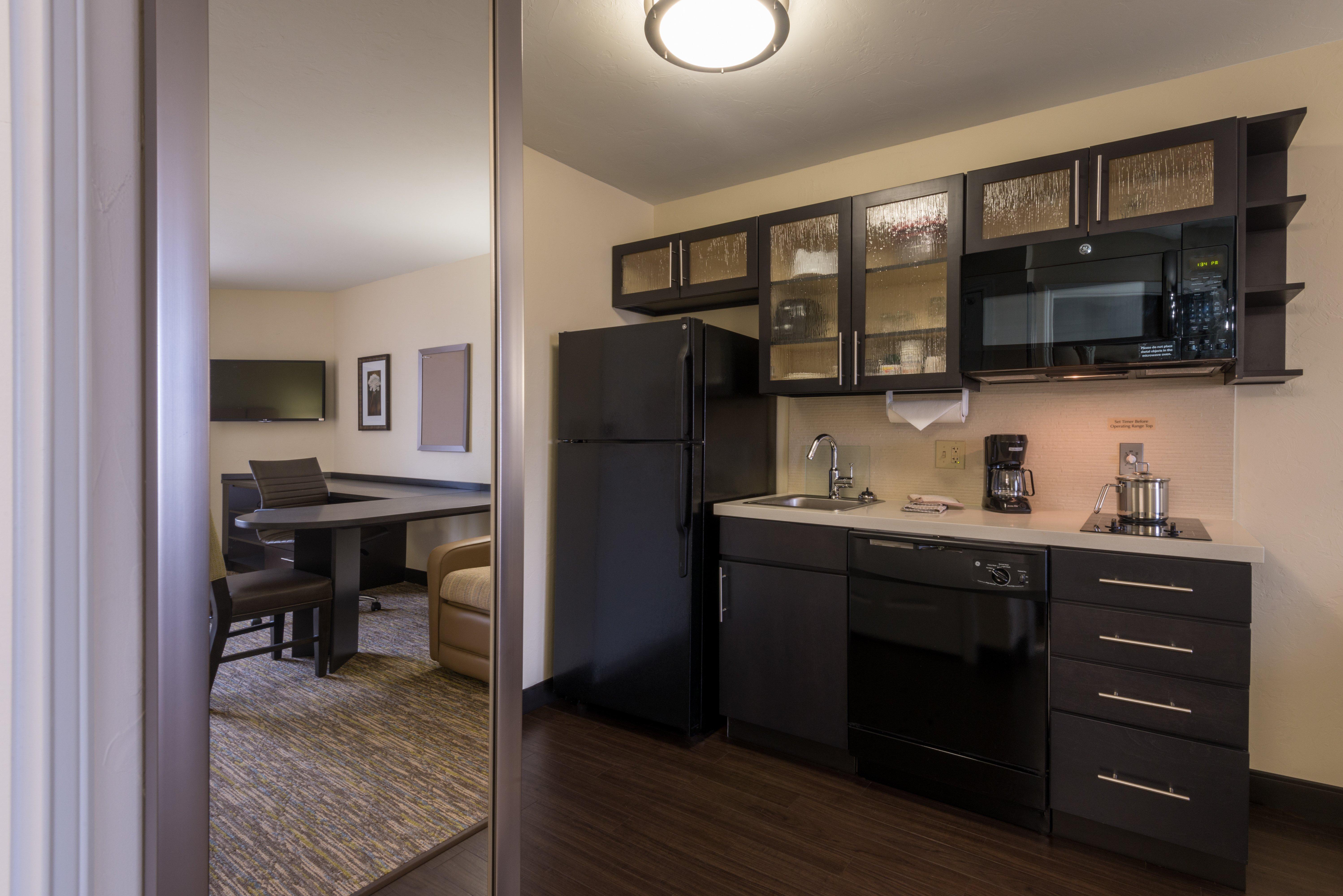Candlewood Suites Del City By Ihg Esterno foto
