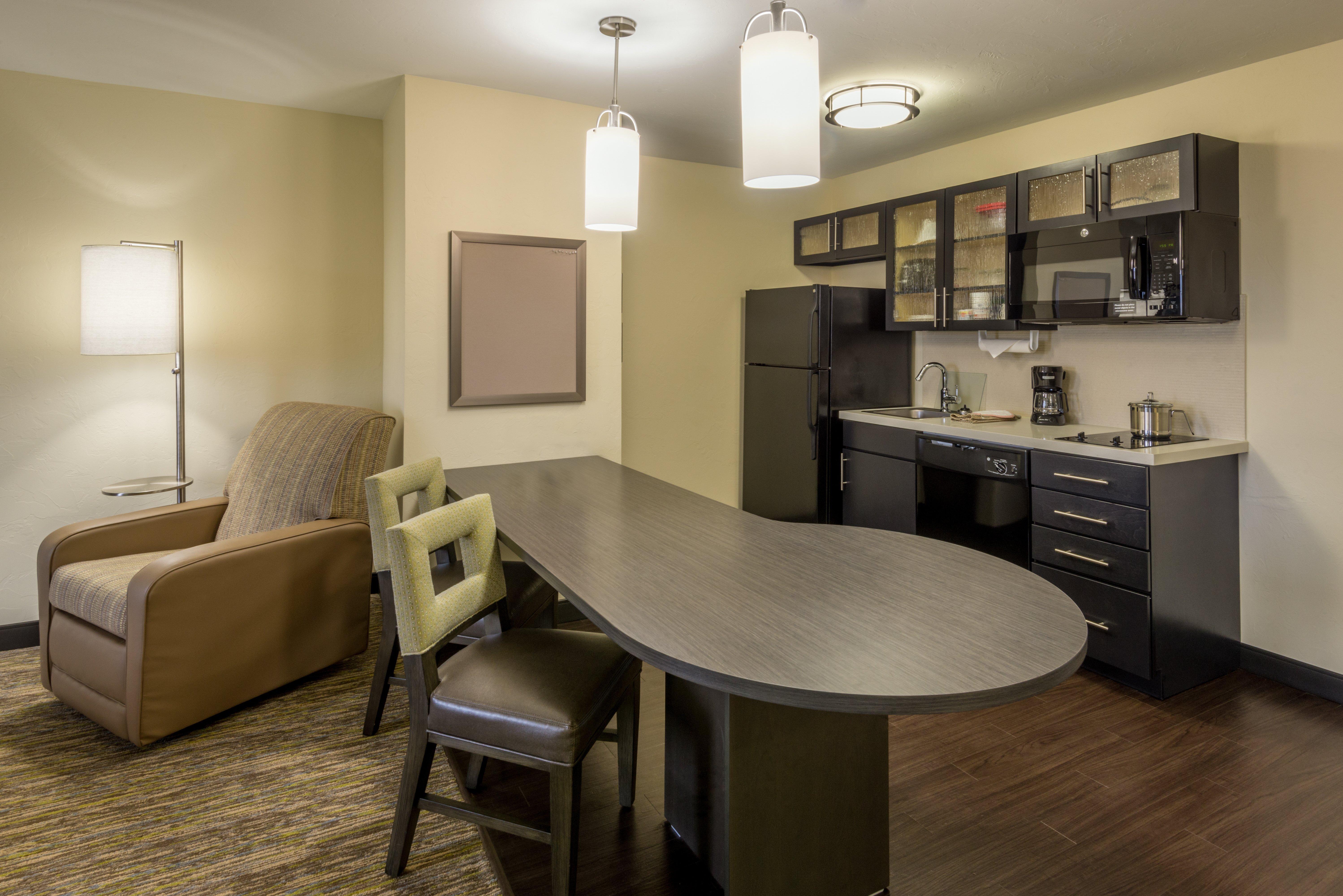 Candlewood Suites Del City By Ihg Esterno foto