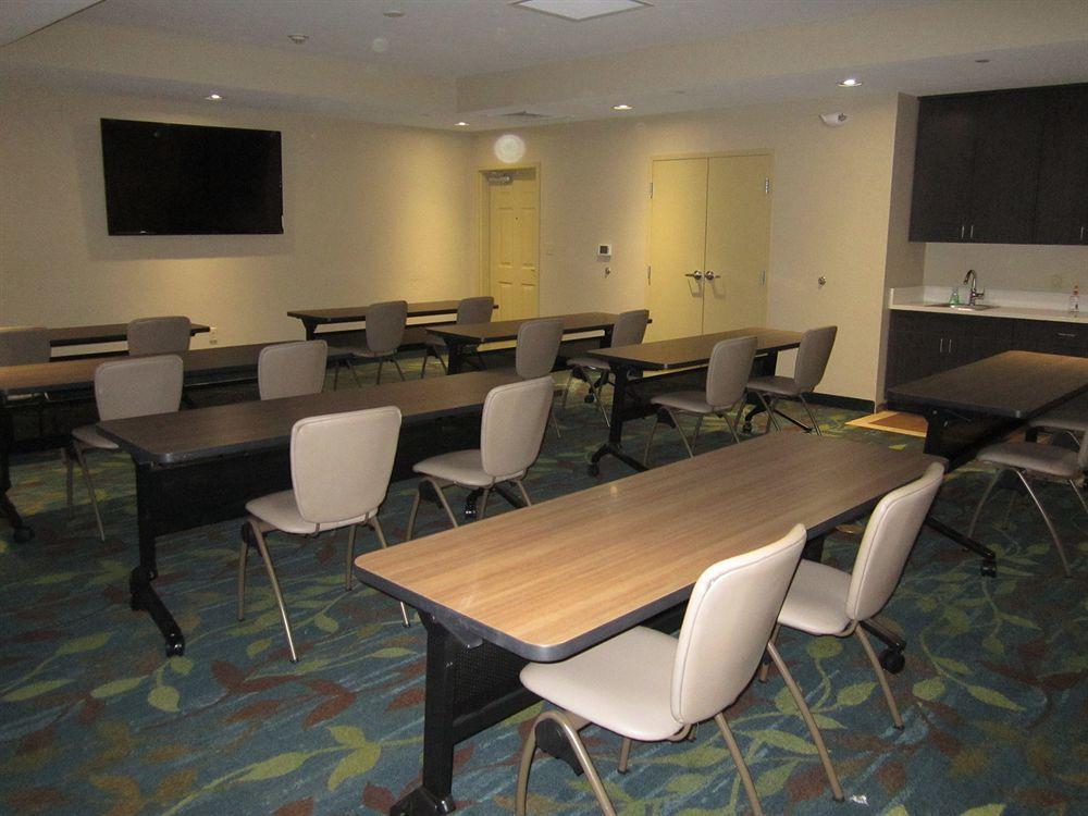 Candlewood Suites Del City By Ihg Esterno foto