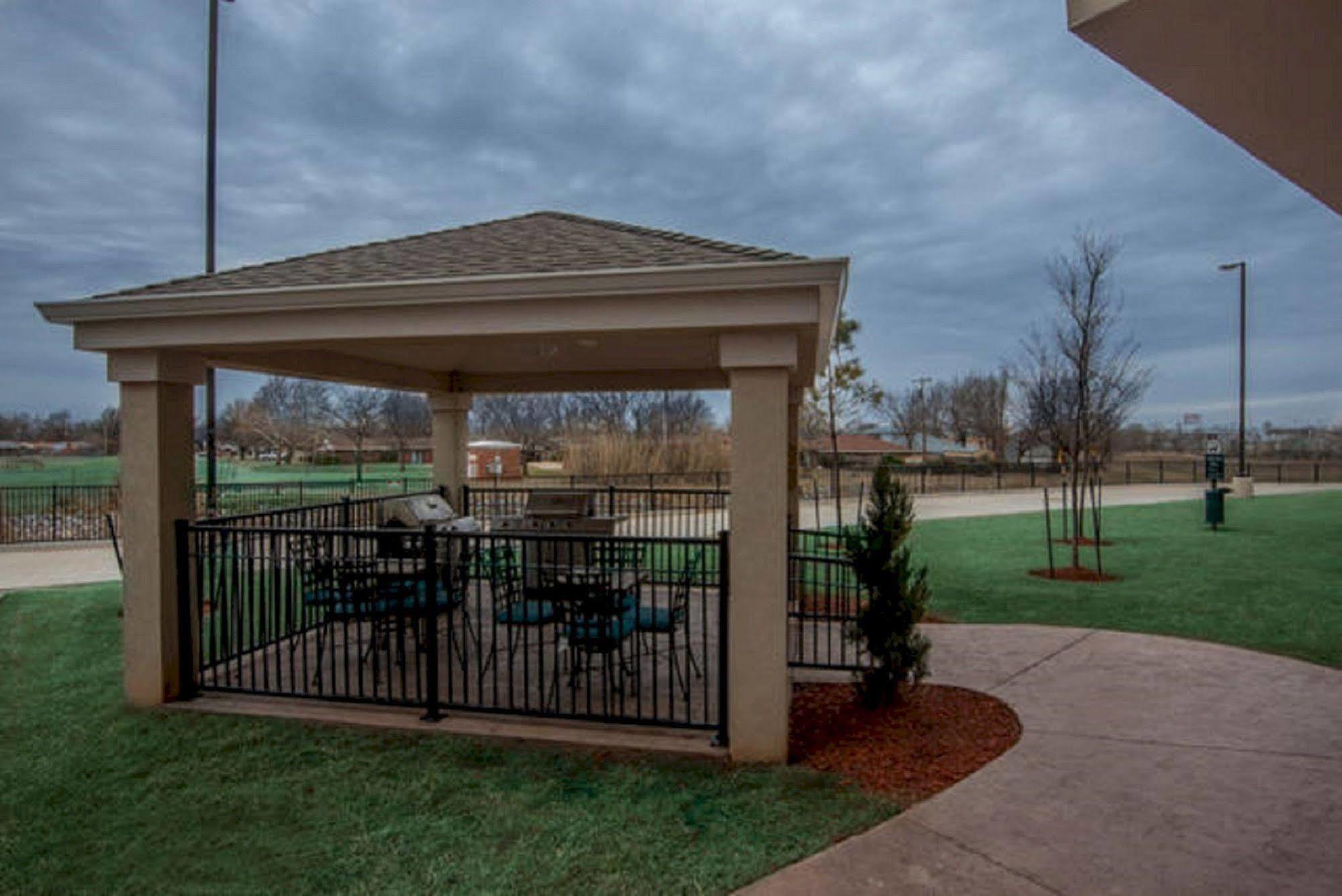 Candlewood Suites Del City By Ihg Esterno foto
